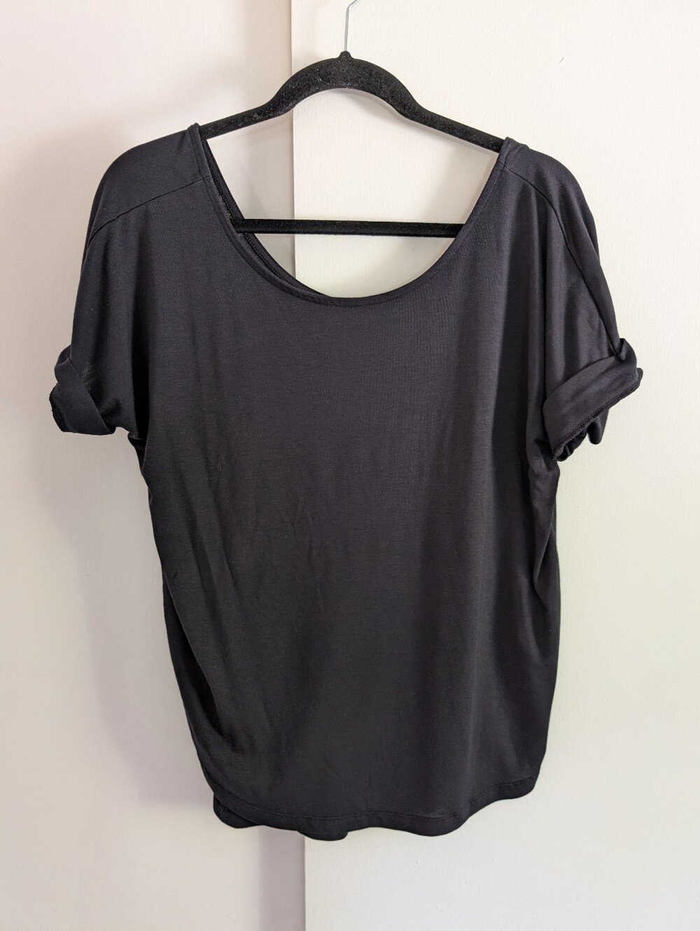 Banana Republic Short Sleeve Scoop Neck  Cuff Sleeve Top Size Medium Super Soft